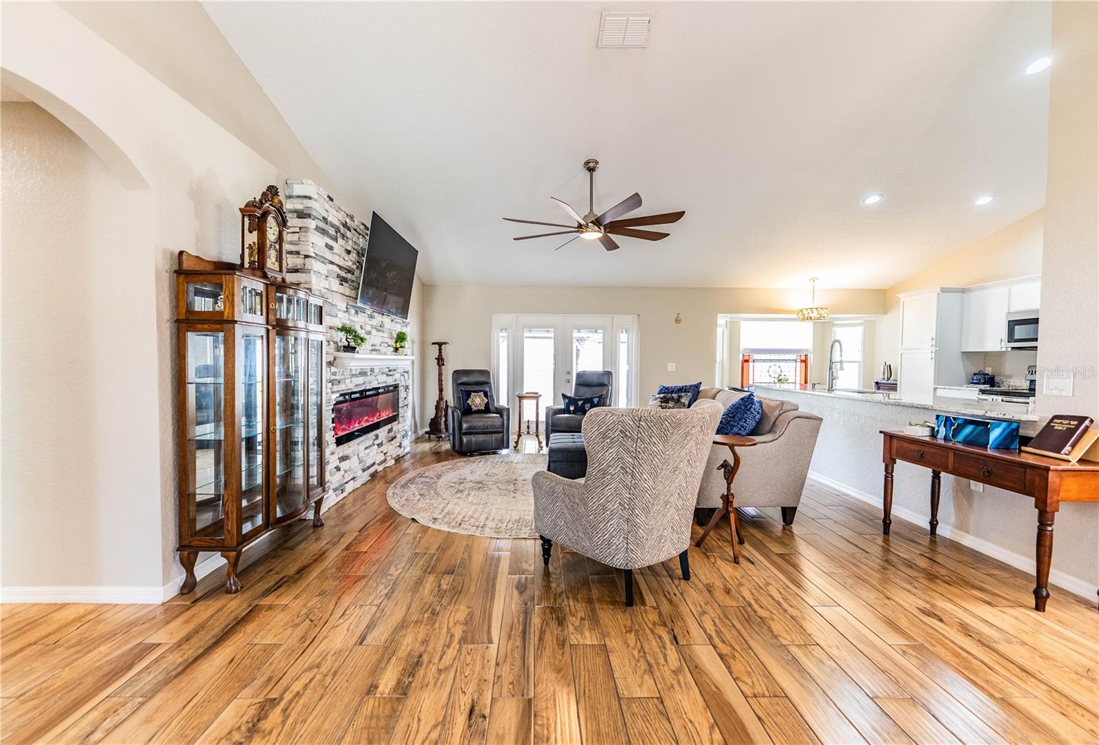 REMINGTON OAKS PH 01 - Residential