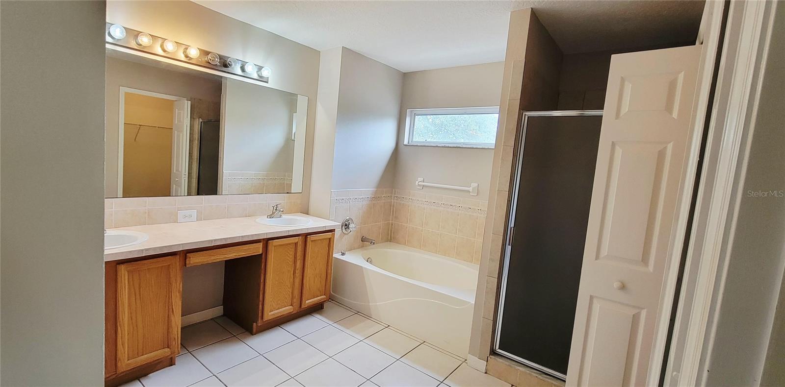 EASTLAKE OAKS PH 4 - Residential