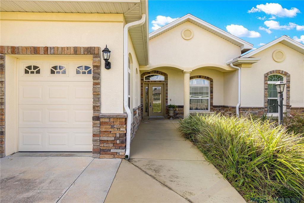 Photo of 17306 SE 112th Ct Road, Summerfield, FL 34491 (MLS # G5102892)