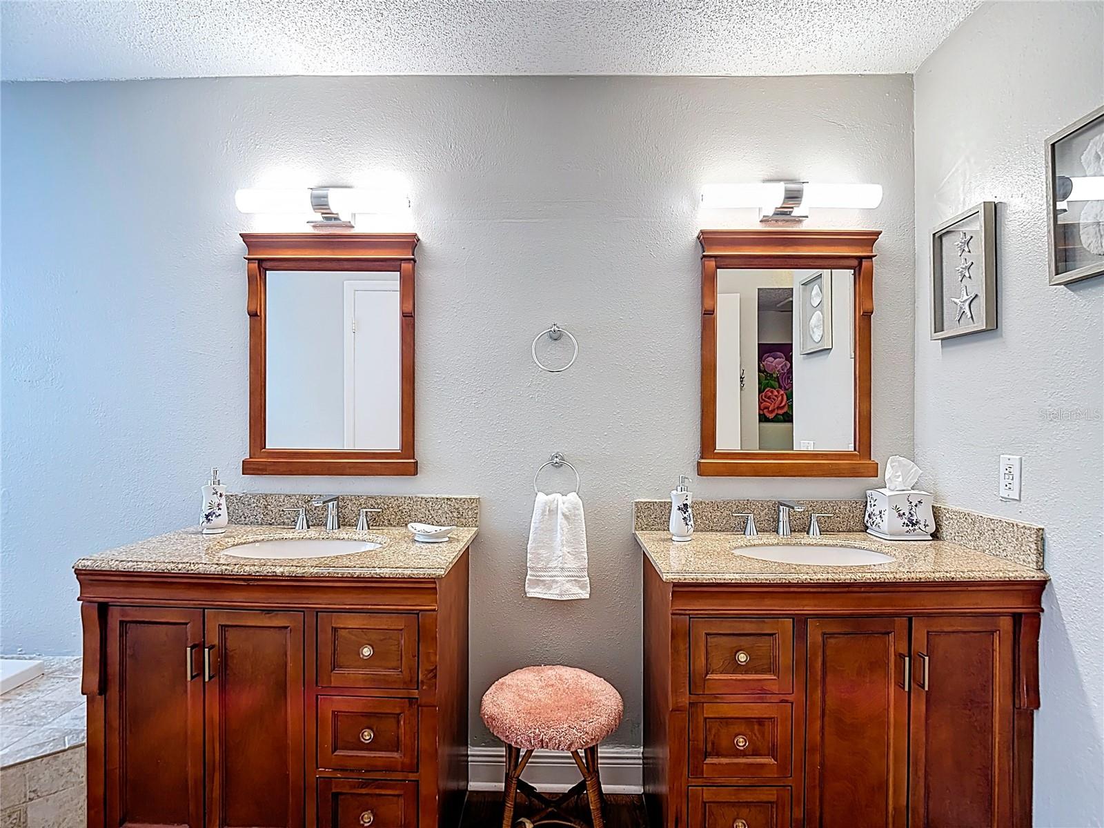 THE HIGHLANDS AT HUNTERS GREE - Residential