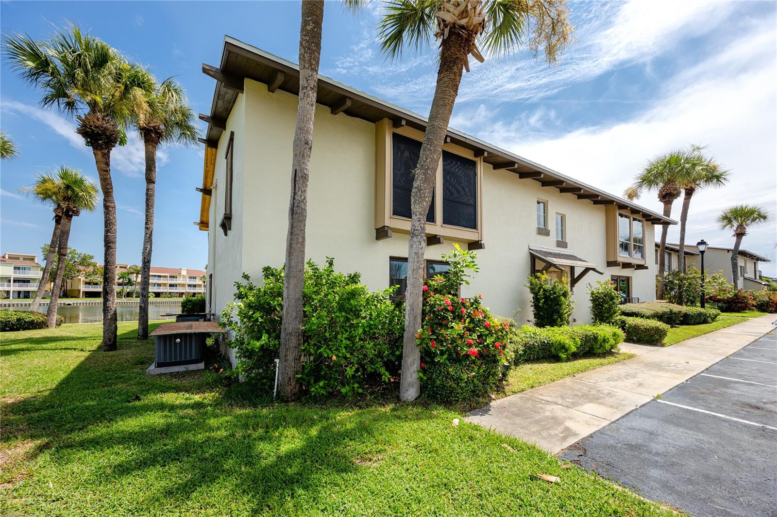 LA COSTA BRAVA CONDO 1 - Residential