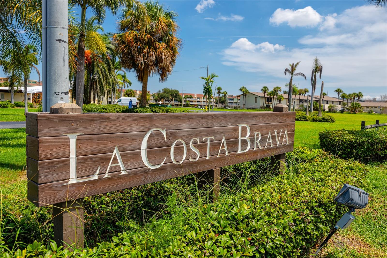LA COSTA BRAVA CONDO 1 - Residential