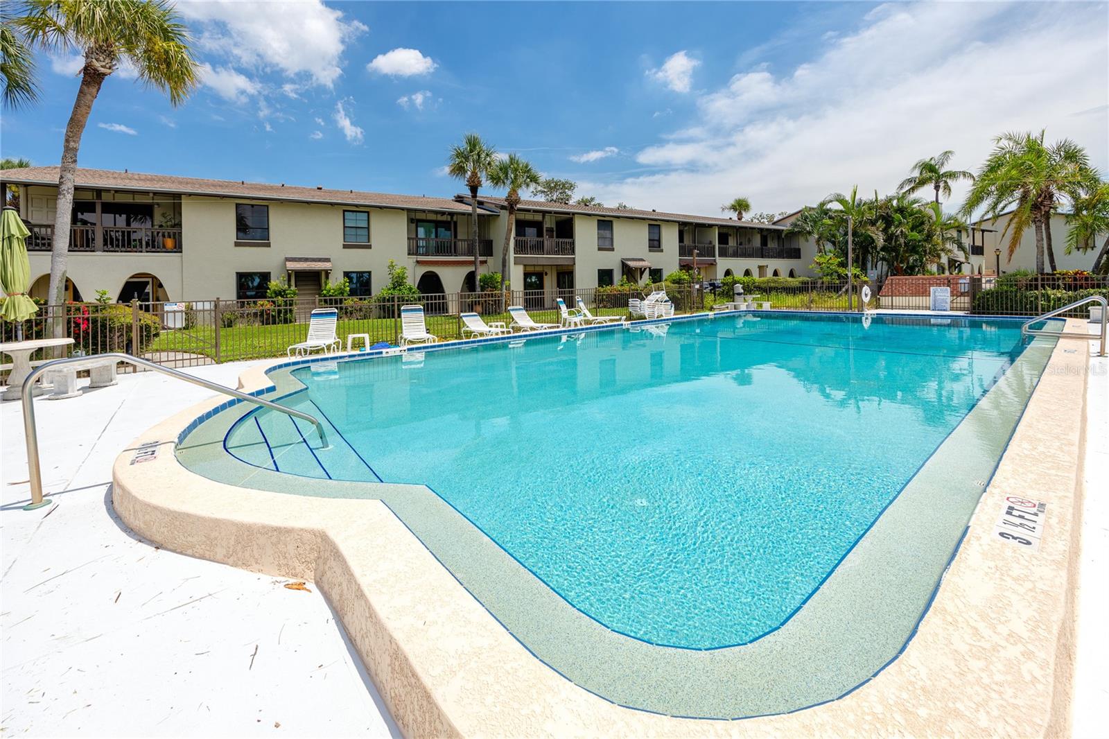 LA COSTA BRAVA CONDO 1 - Residential