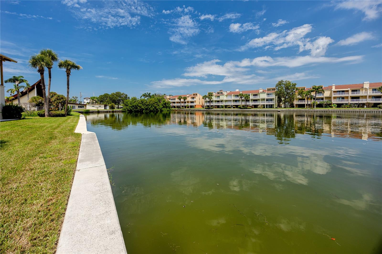 LA COSTA BRAVA CONDO 1 - Residential