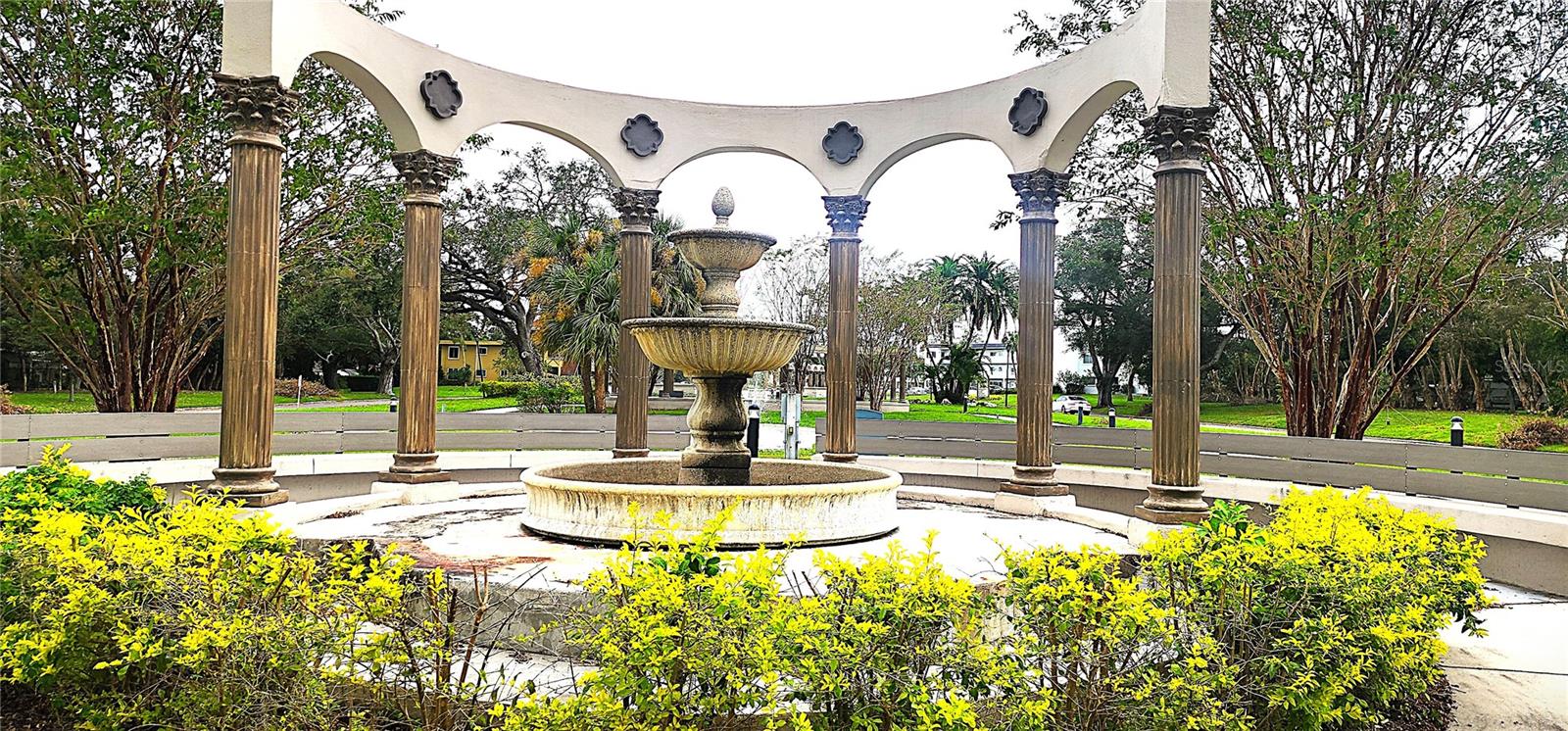 ON TOP OF THE WORLD - Residential