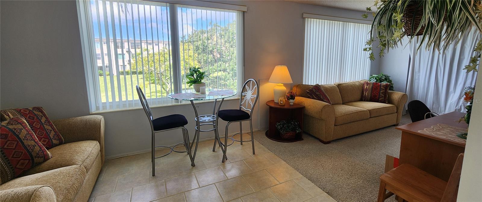 ON TOP OF THE WORLD - Residential