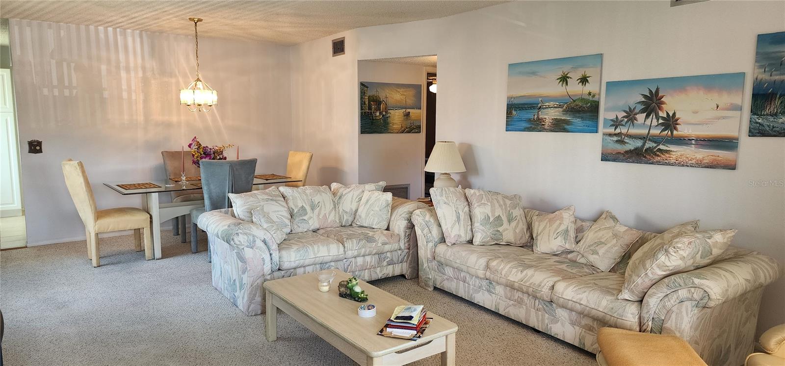 ON TOP OF THE WORLD - Residential