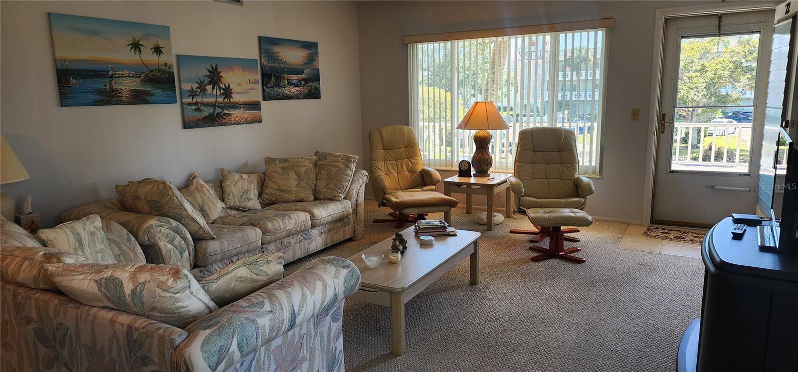 ON TOP OF THE WORLD - Residential