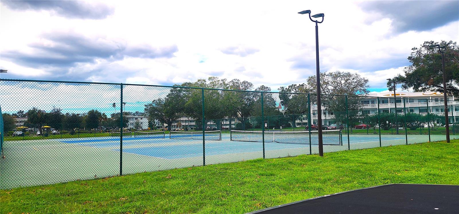 ON TOP OF THE WORLD - Residential