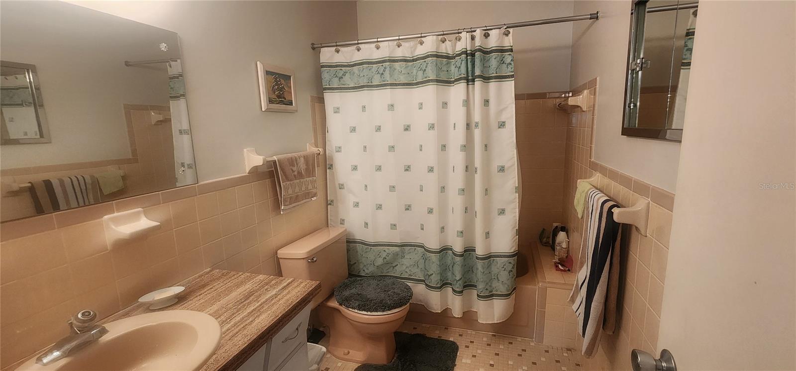 ON TOP OF THE WORLD - Residential