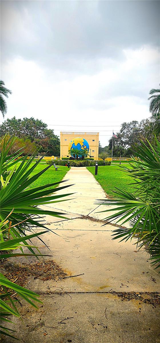 ON TOP OF THE WORLD - Residential