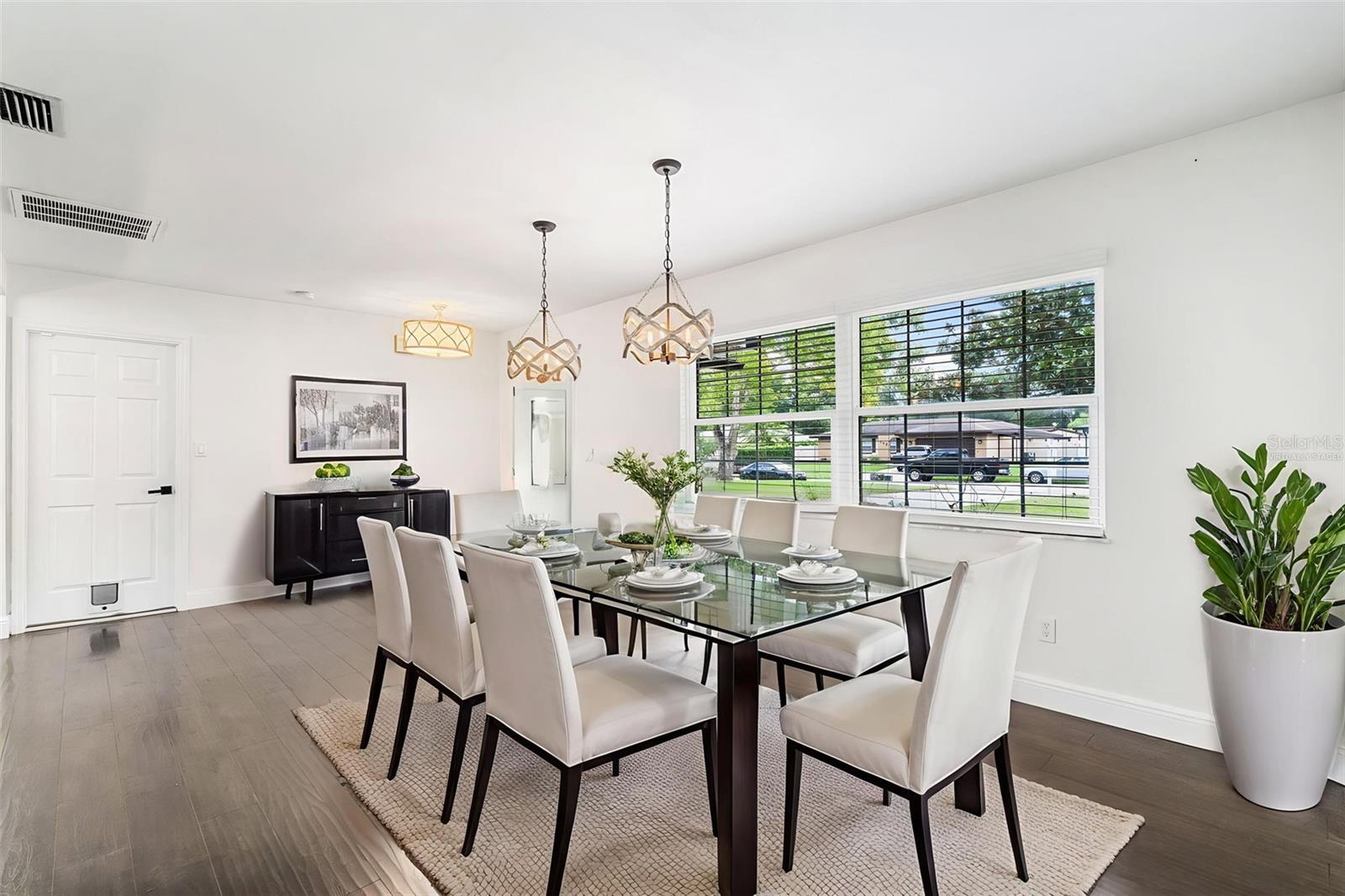 736 FOREST GLEN COURT