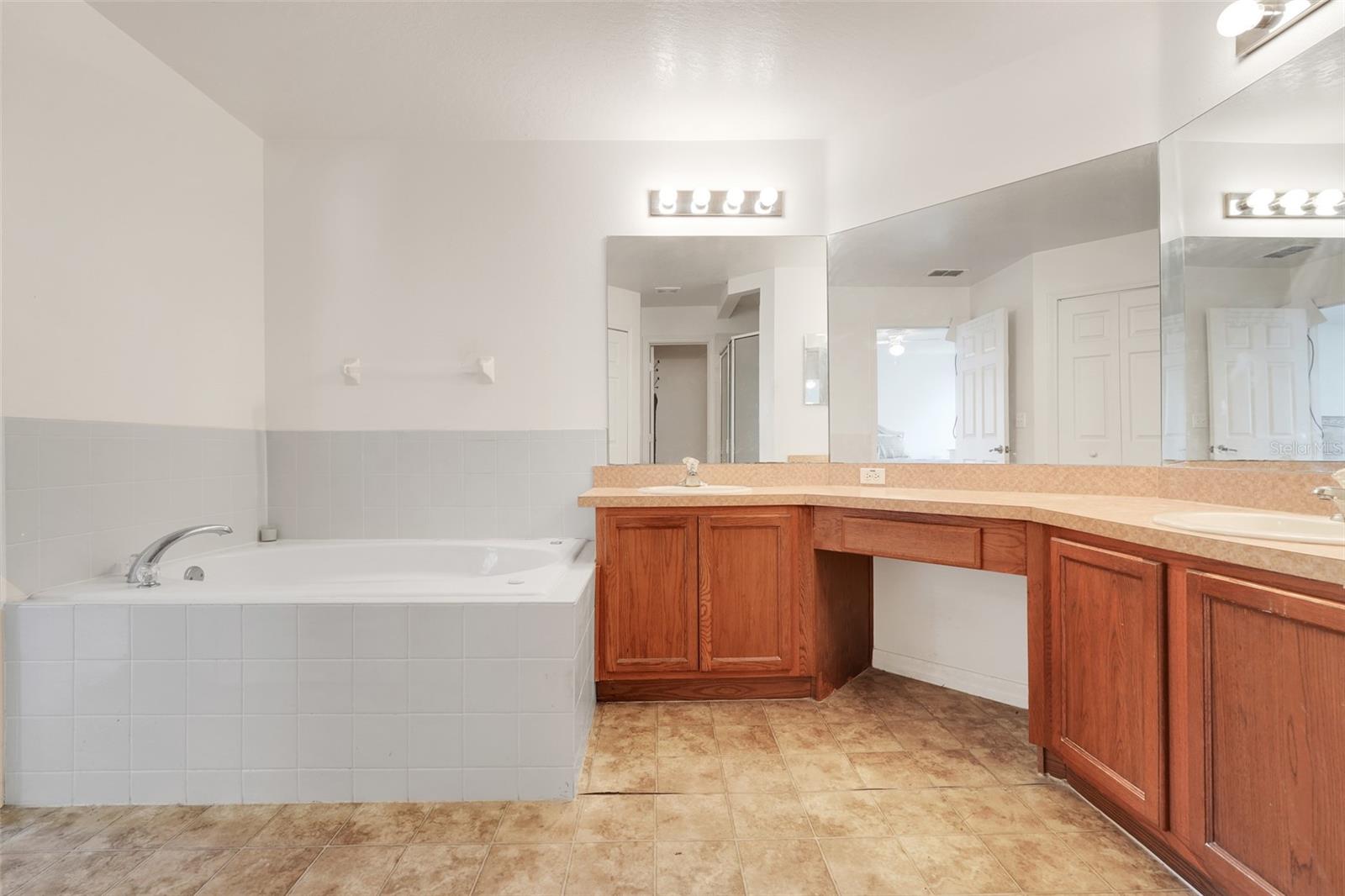 GROVELAND LEXINGTON VILLAGE PH I - Residential