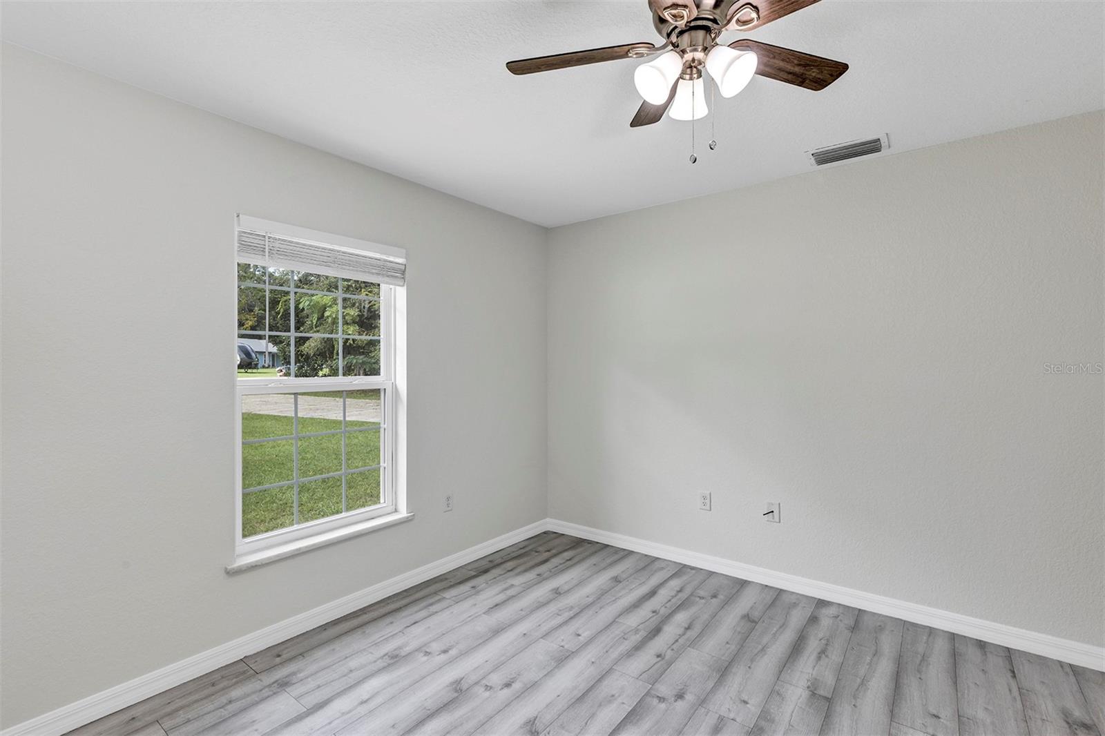 BELLEVIEWS SUNNY SKIES SUB - Residential