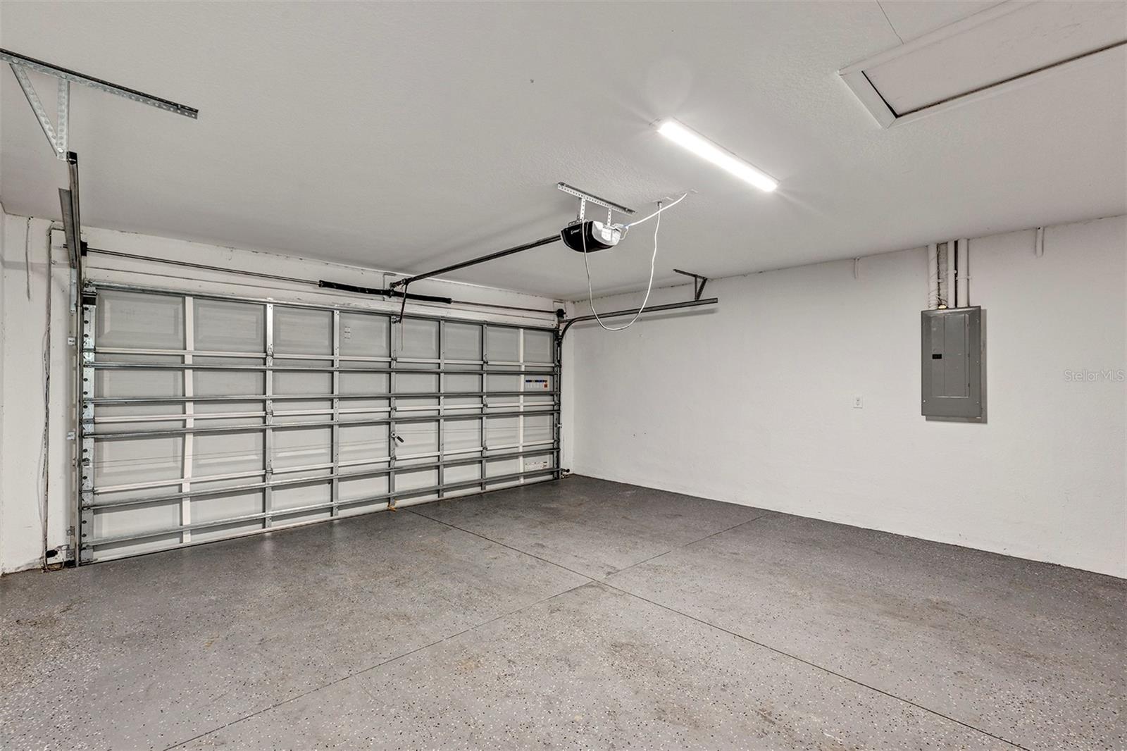 BELLEVIEWS SUNNY SKIES SUB - Residential