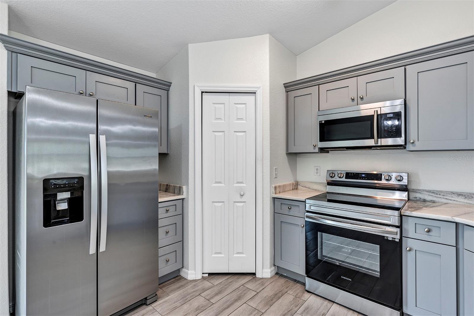 BELLEVIEWS SUNNY SKIES SUB - Residential