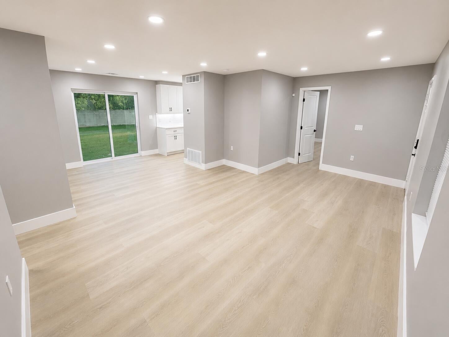 2310 W LISA COURT