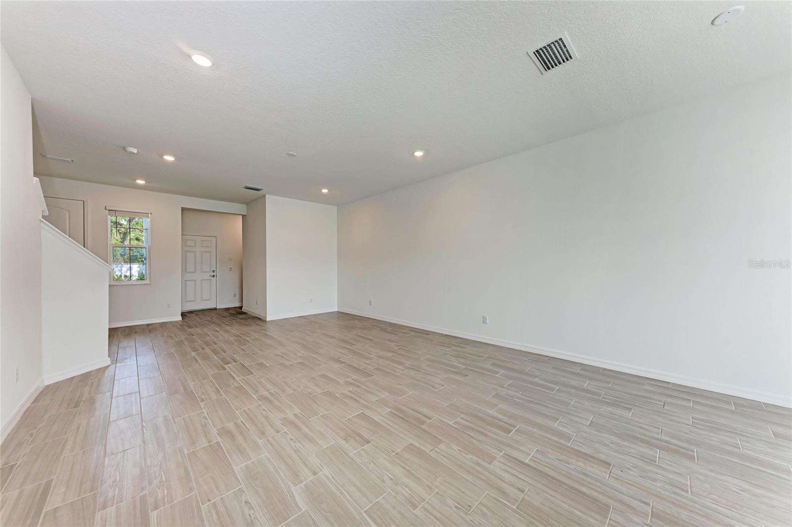 SIENNA PARK TOWNHOMES AT UNIVERSITY - Residential Lease
