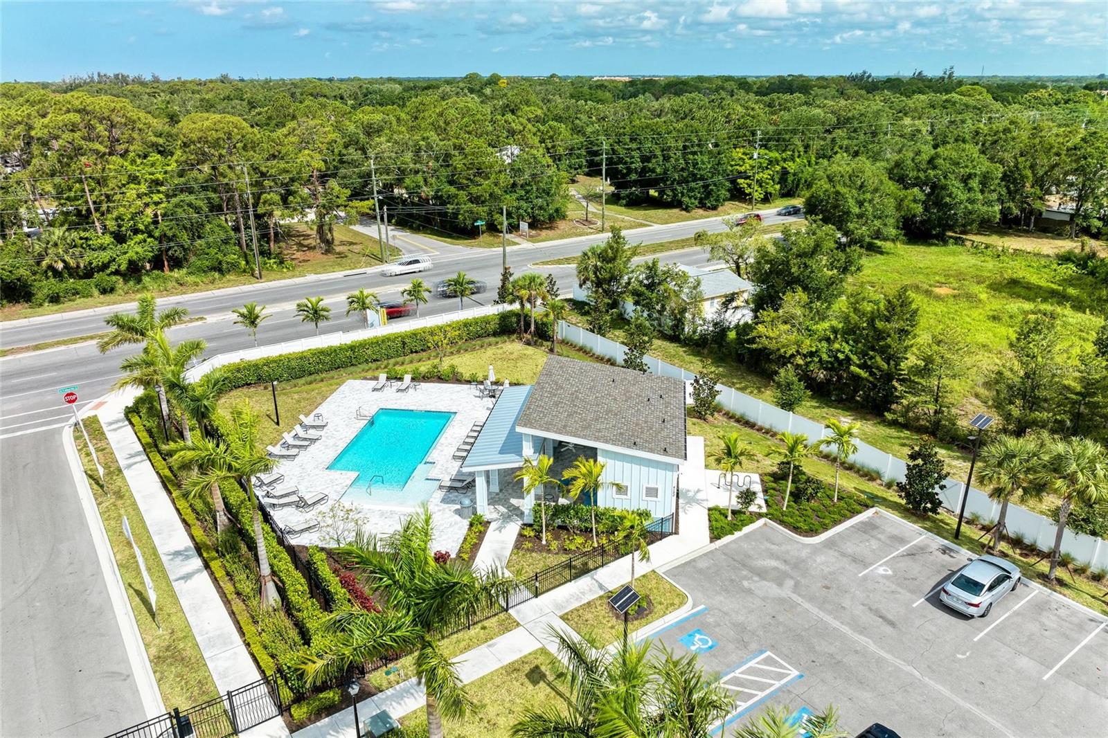 SIENNA PARK TOWNHOMES AT UNIVERSITY - Residential Lease