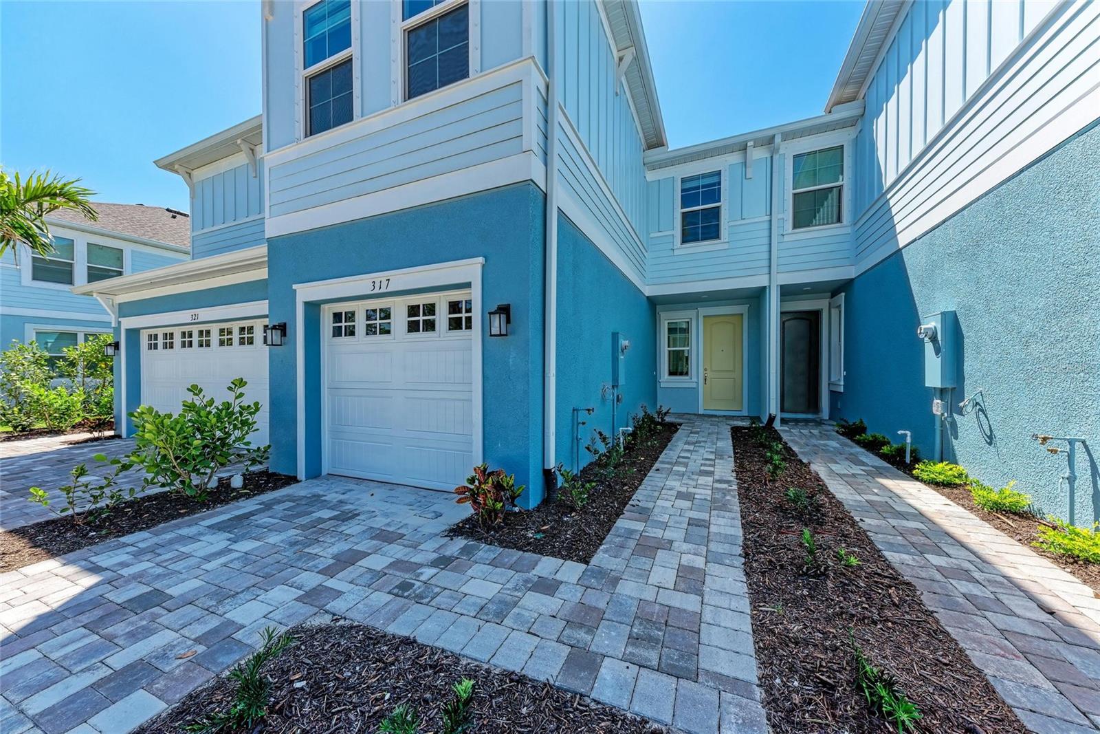 SIENNA PARK TOWNHOMES AT UNIVERSITY - Residential Lease