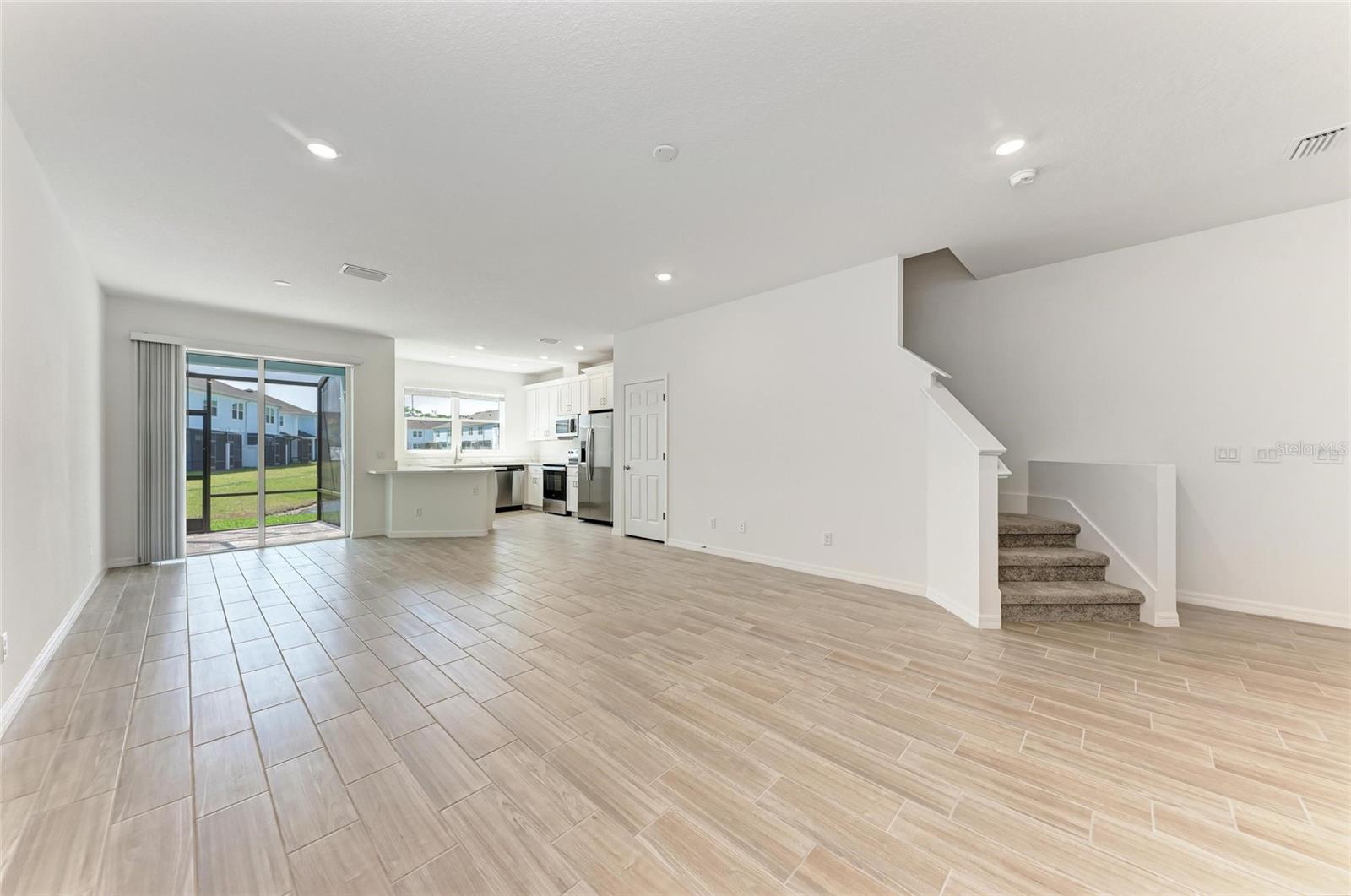 SIENNA PARK TOWNHOMES AT UNIVERSITY - Residential Lease