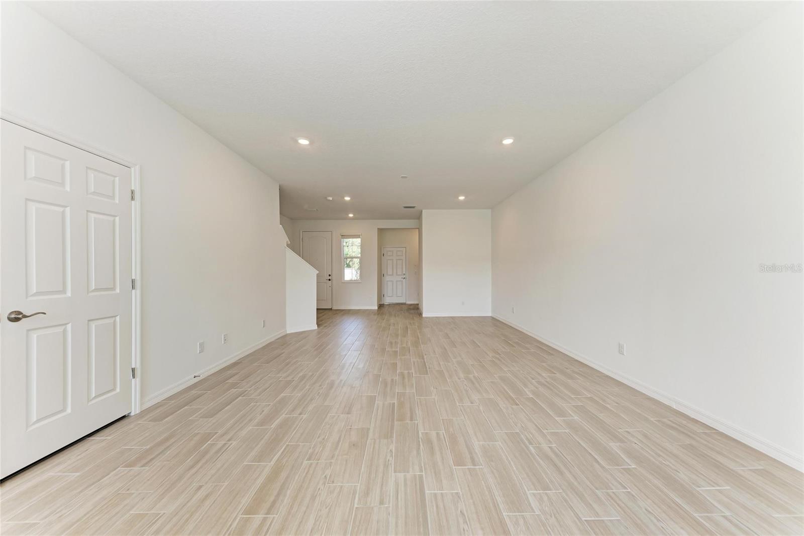 SIENNA PARK TOWNHOMES AT UNIVERSITY - Residential Lease