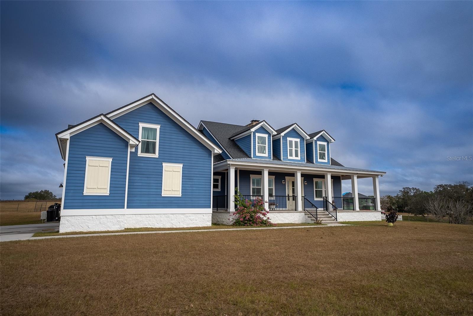 2437 BAY LAKE LOOP