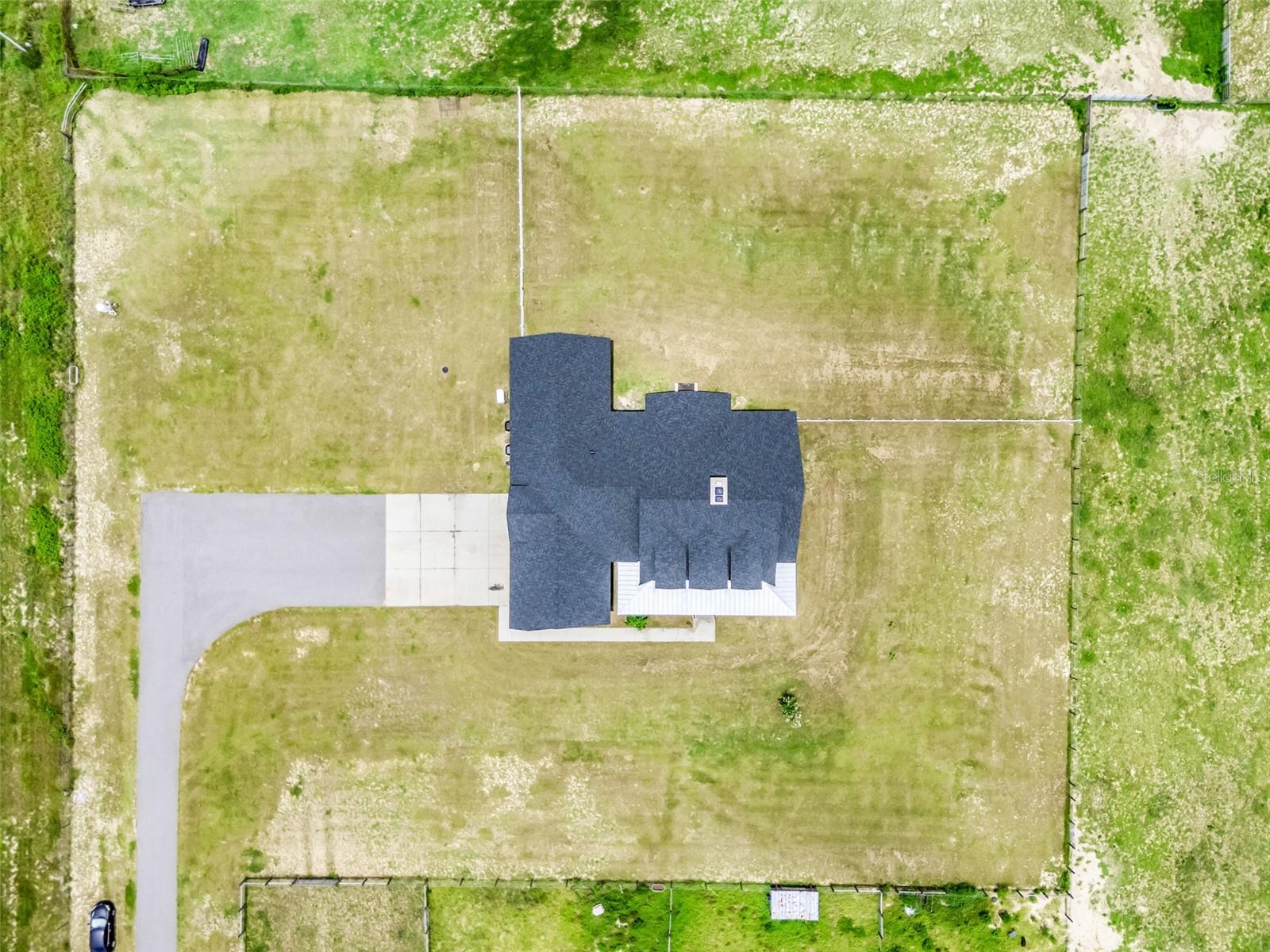 2437 BAY LAKE LOOP