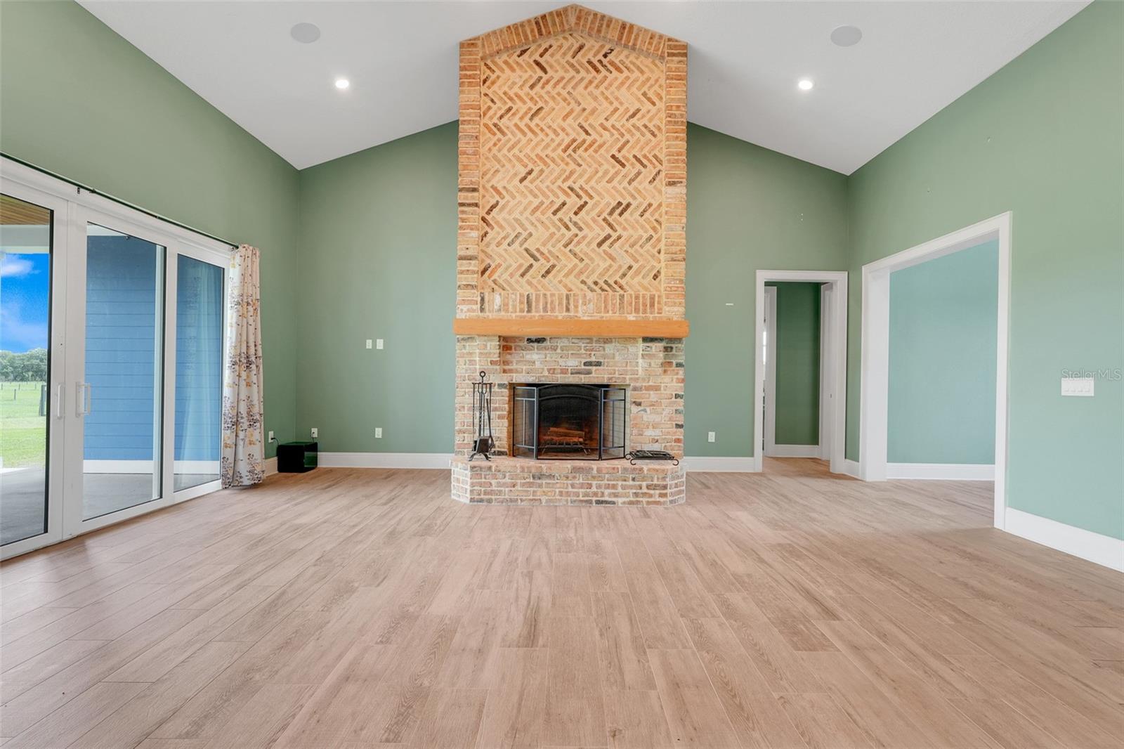 GROVELAND FARMS 16-23-24 - Residential