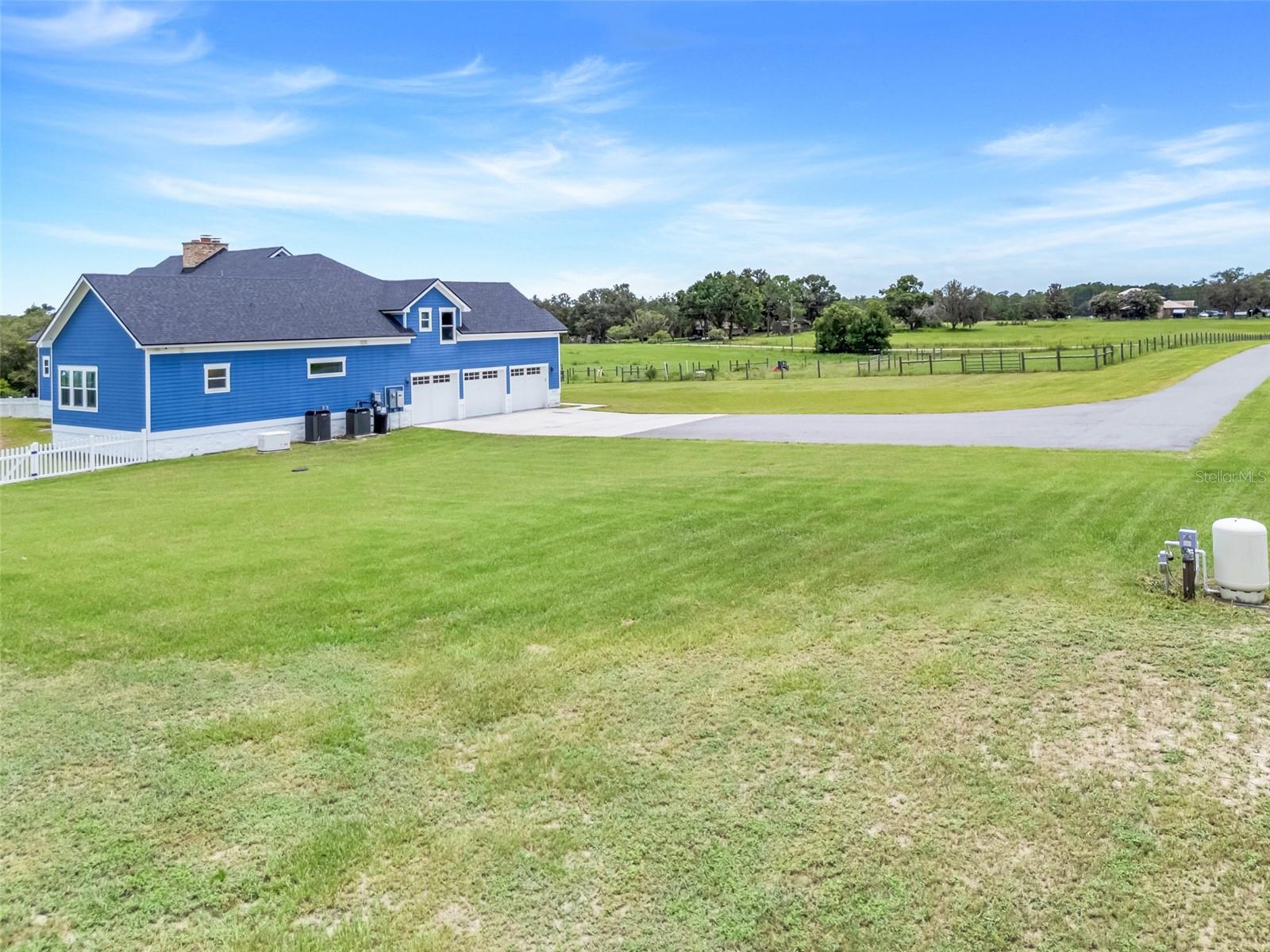 GROVELAND FARMS 16-23-24 - Residential