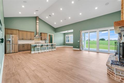 Tiny photo for 2437 Bay Lake Loop, Groveland, FL 34736 (MLS # G5090550)