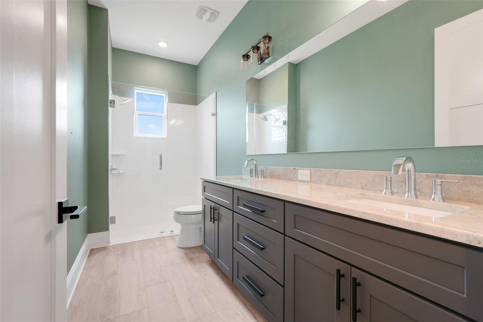 GROVELAND FARMS 16-23-24 - Residential