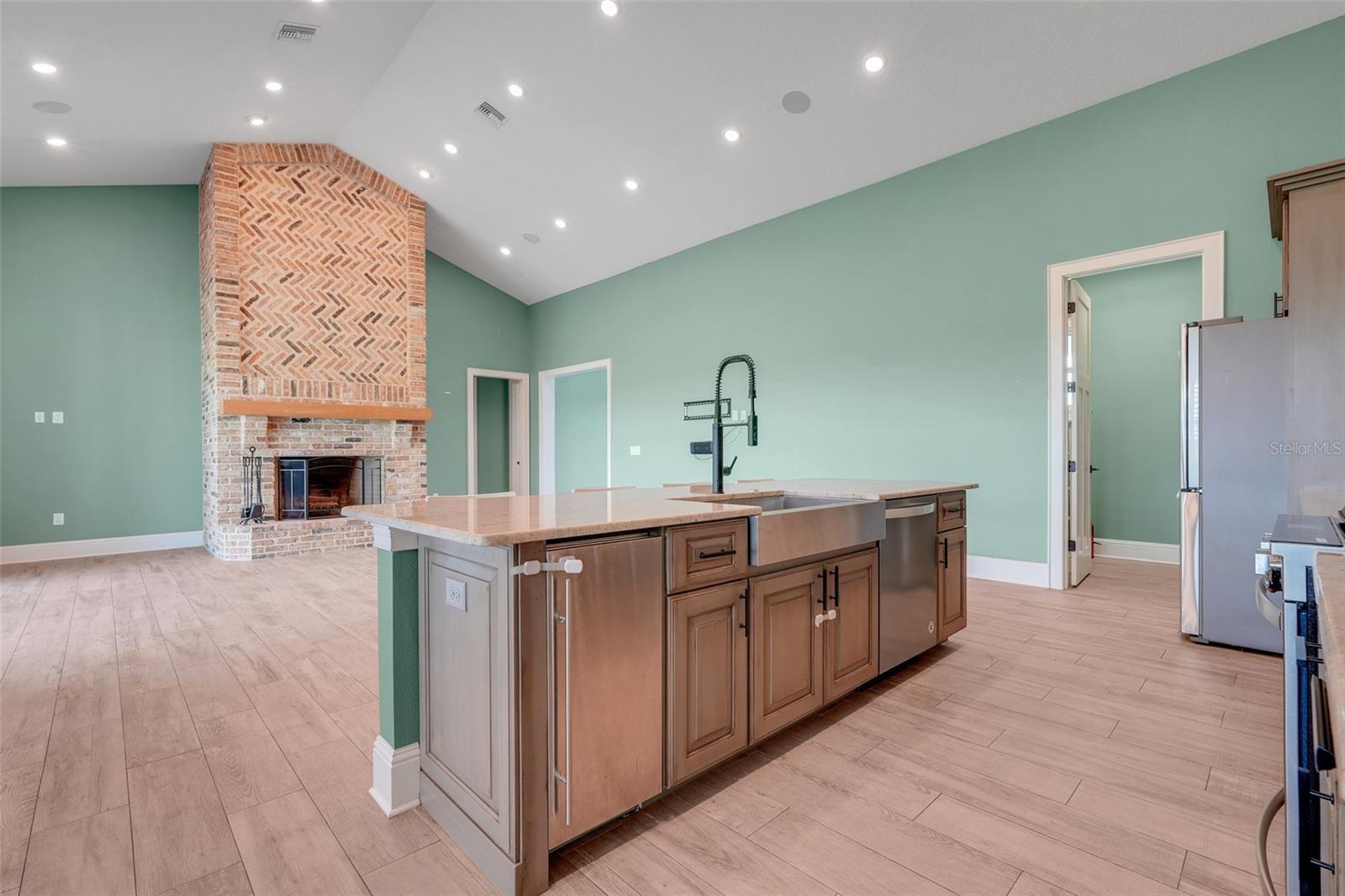 GROVELAND FARMS 16-23-24 - Residential