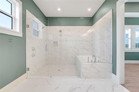 Tiny photo for 2437 Bay Lake Loop, Groveland, FL 34736 (MLS # G5090550)