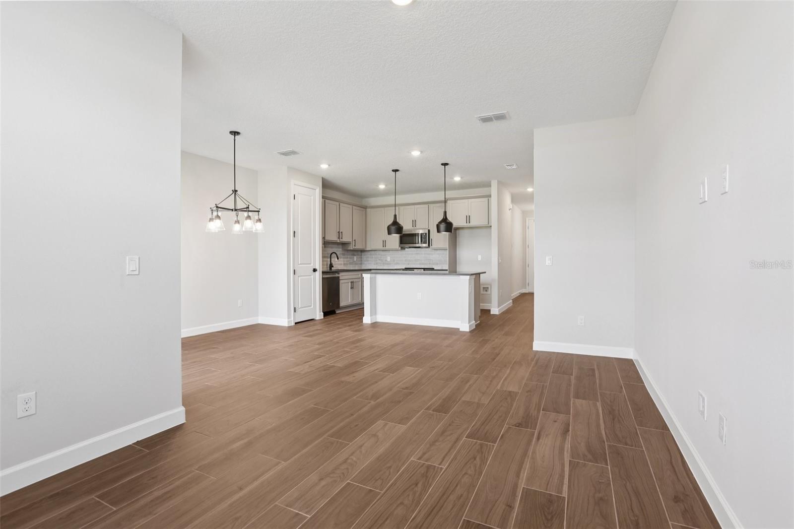 7683 DEER VALLEY CIRCLE