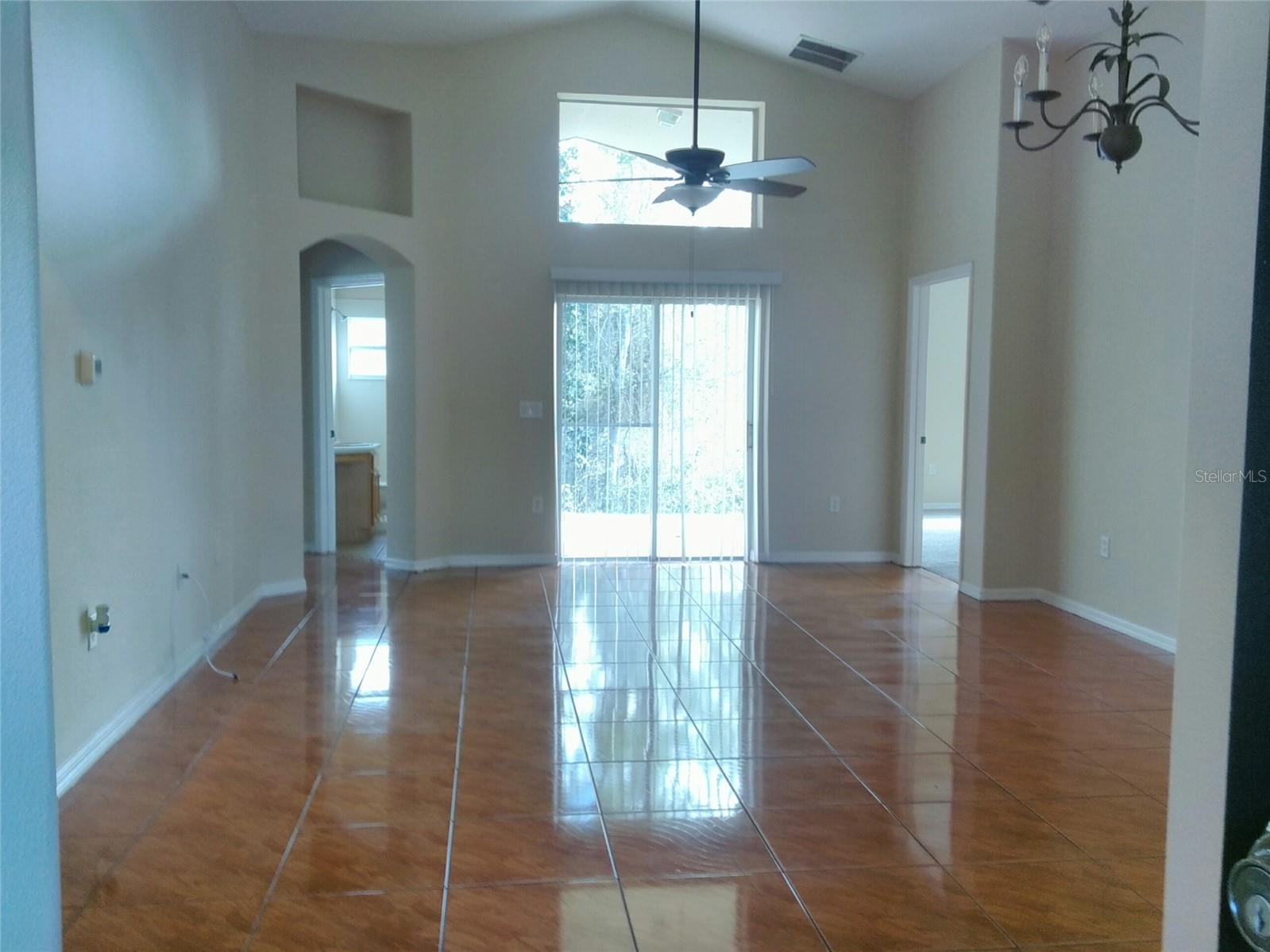 ARBOR RIDGE UNIT 03 - Residential Lease