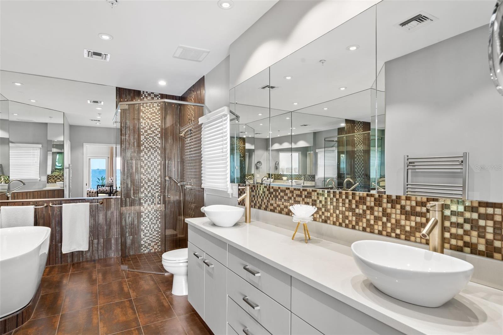 HARBOUR COURT - Residential