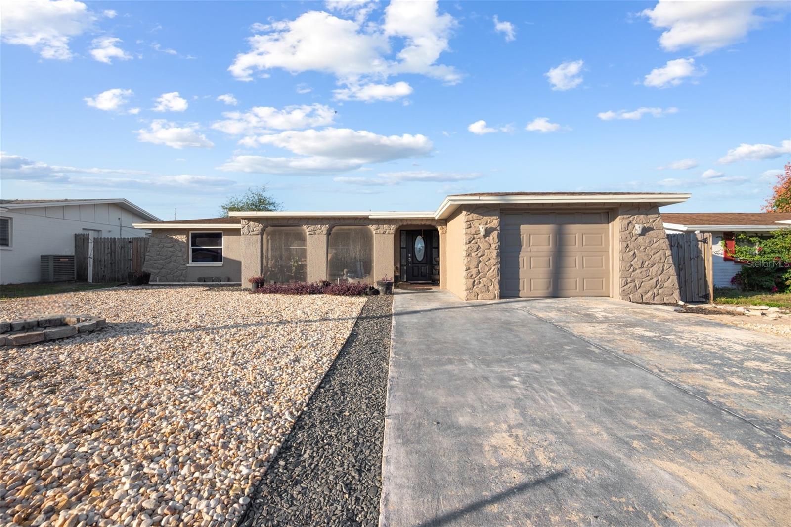 LA VILLA GARDENS - Residential