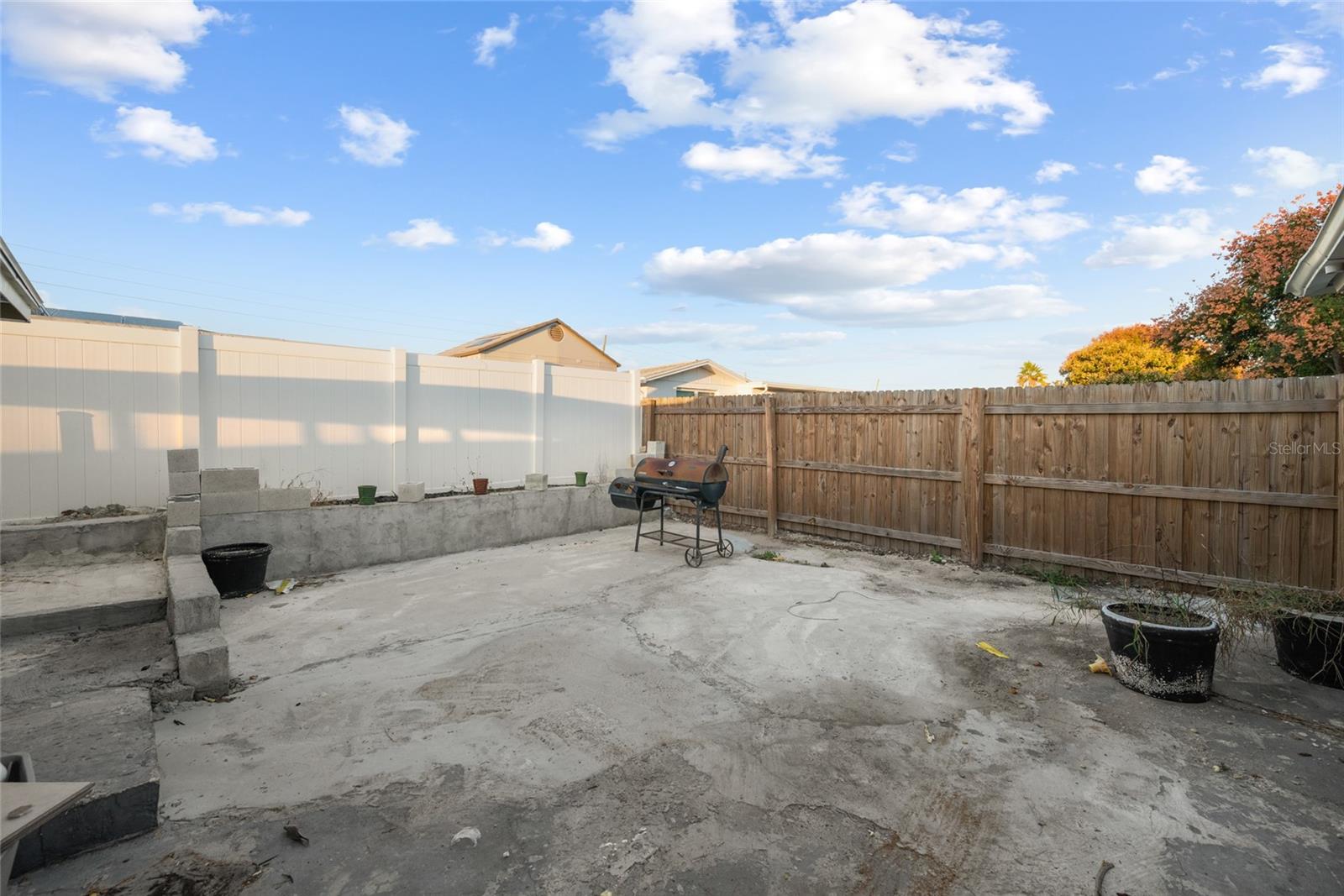 LA VILLA GARDENS - Residential