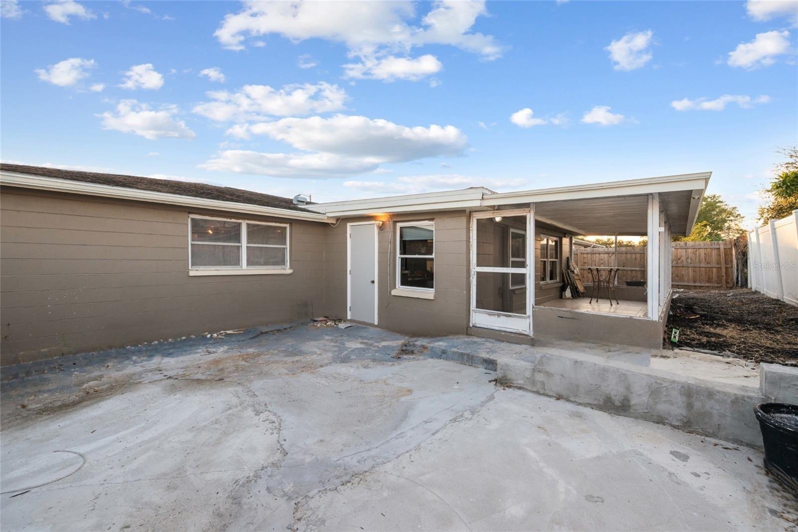 LA VILLA GARDENS - Residential