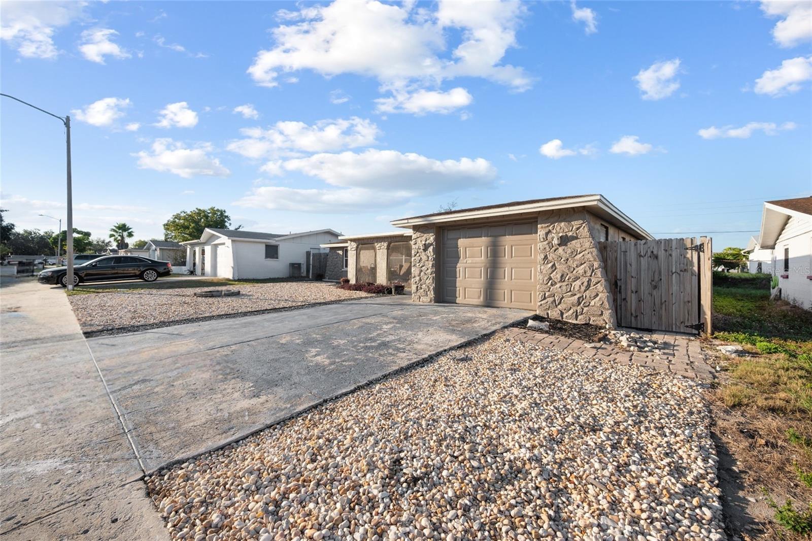 LA VILLA GARDENS - Residential