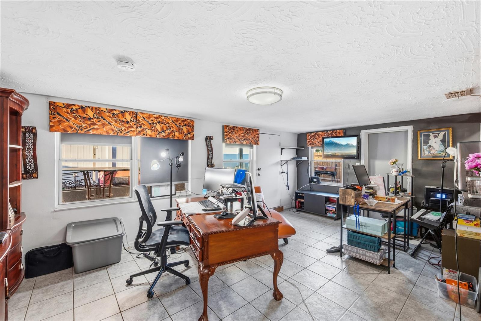 LA VILLA GARDENS - Residential