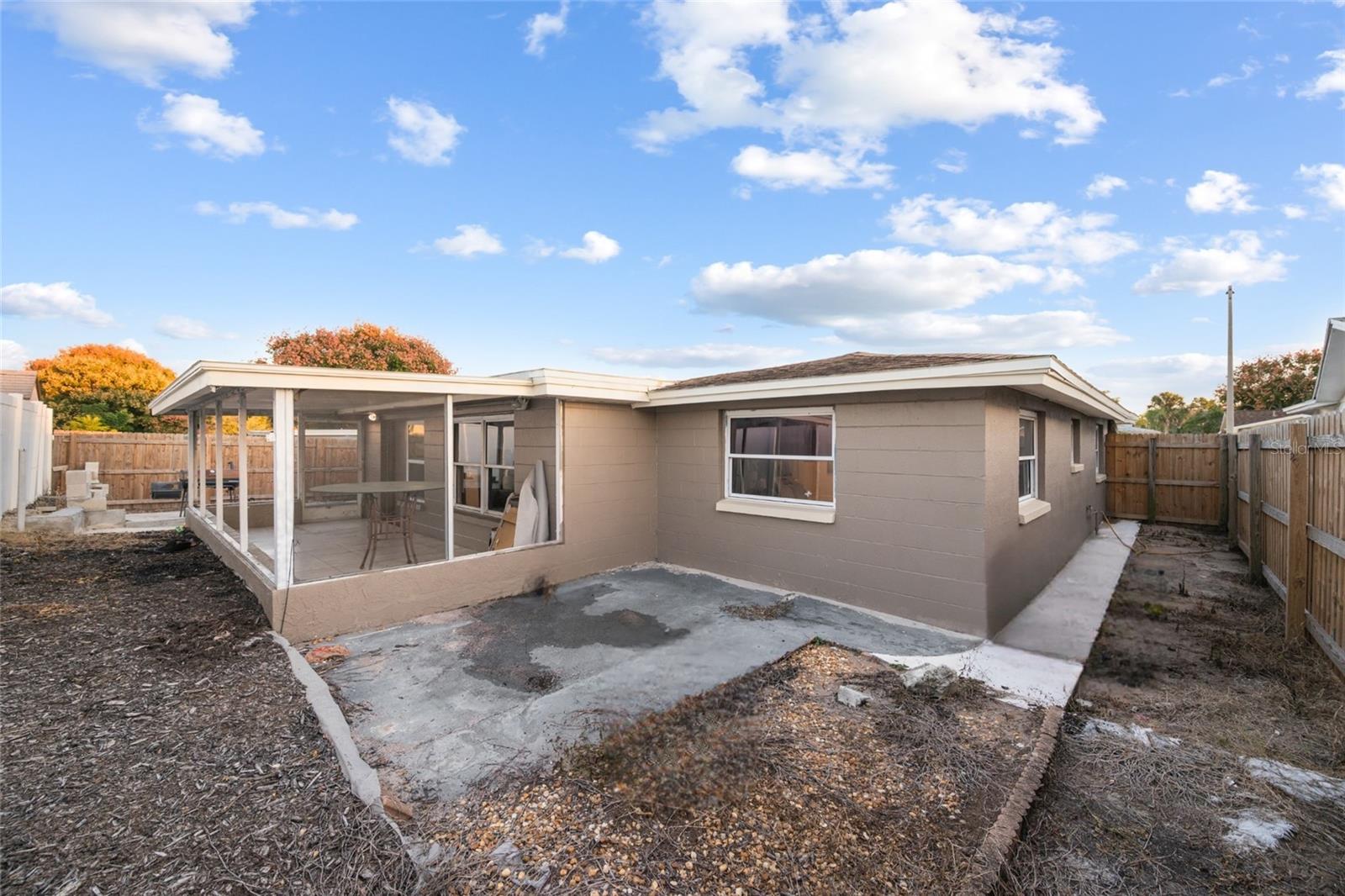 LA VILLA GARDENS - Residential