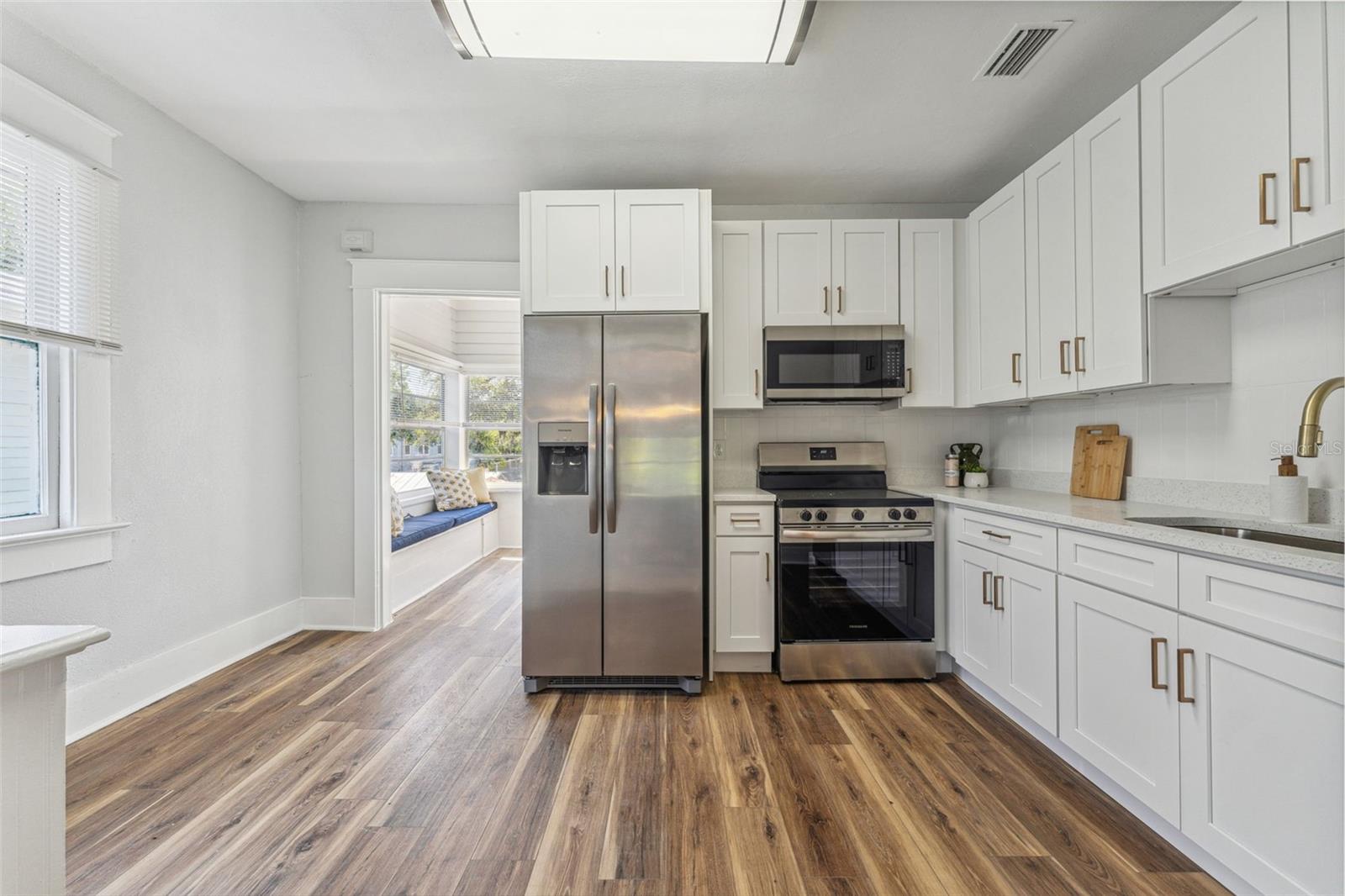 4SU | KELLY'S ALICE SUBDIVISION - Residential