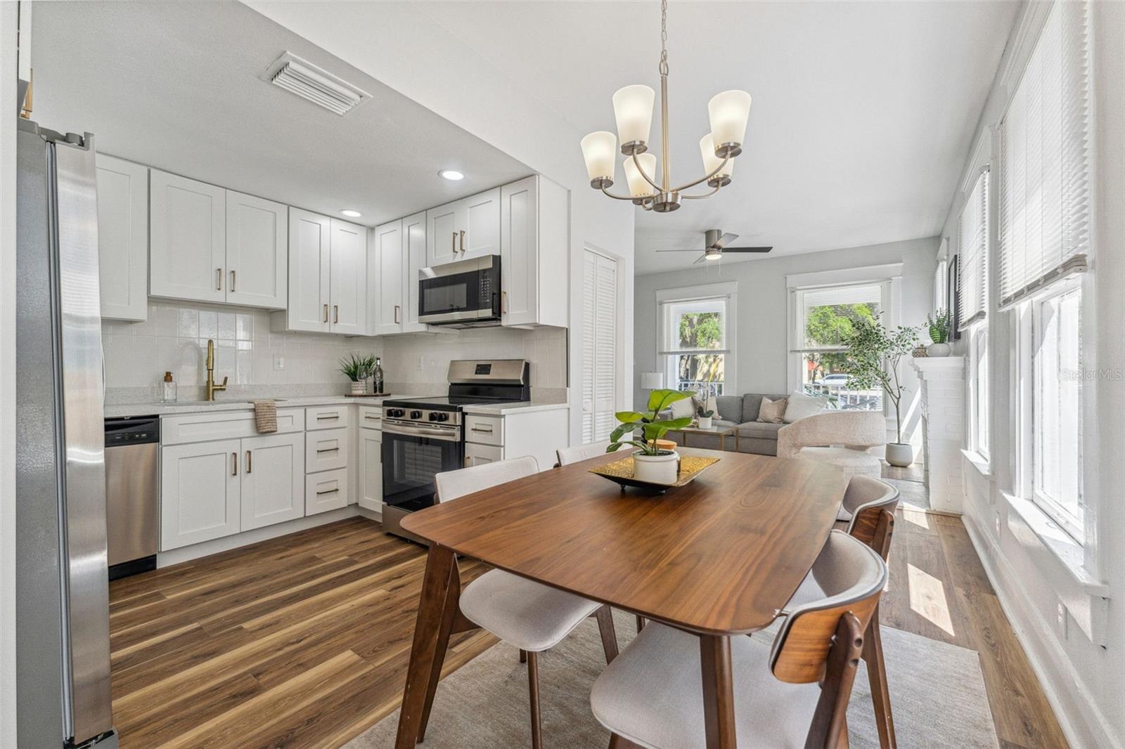 4SU | KELLY'S ALICE SUBDIVISION - Residential