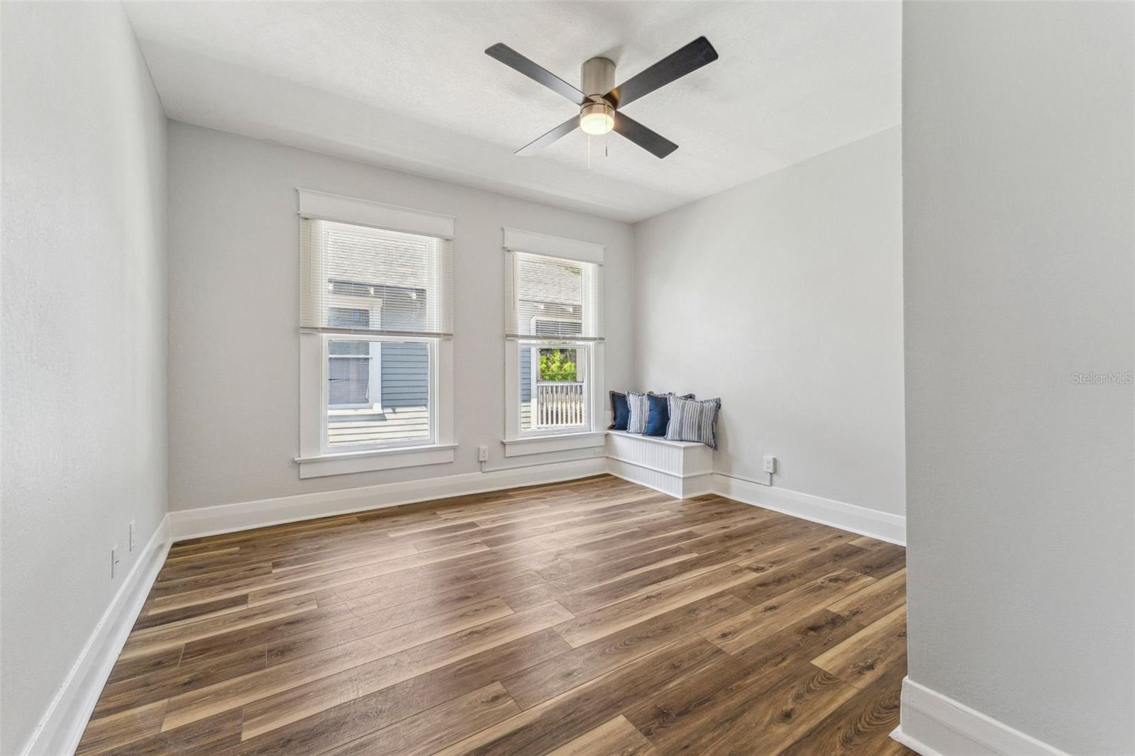 4SU | KELLY'S ALICE SUBDIVISION - Residential