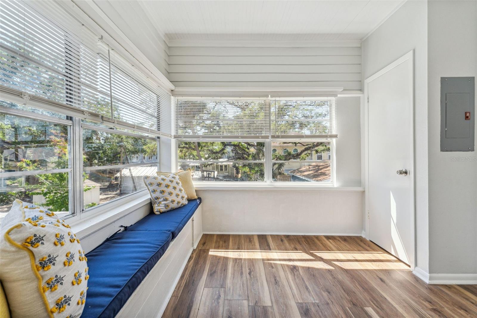 4SU | KELLY'S ALICE SUBDIVISION - Residential