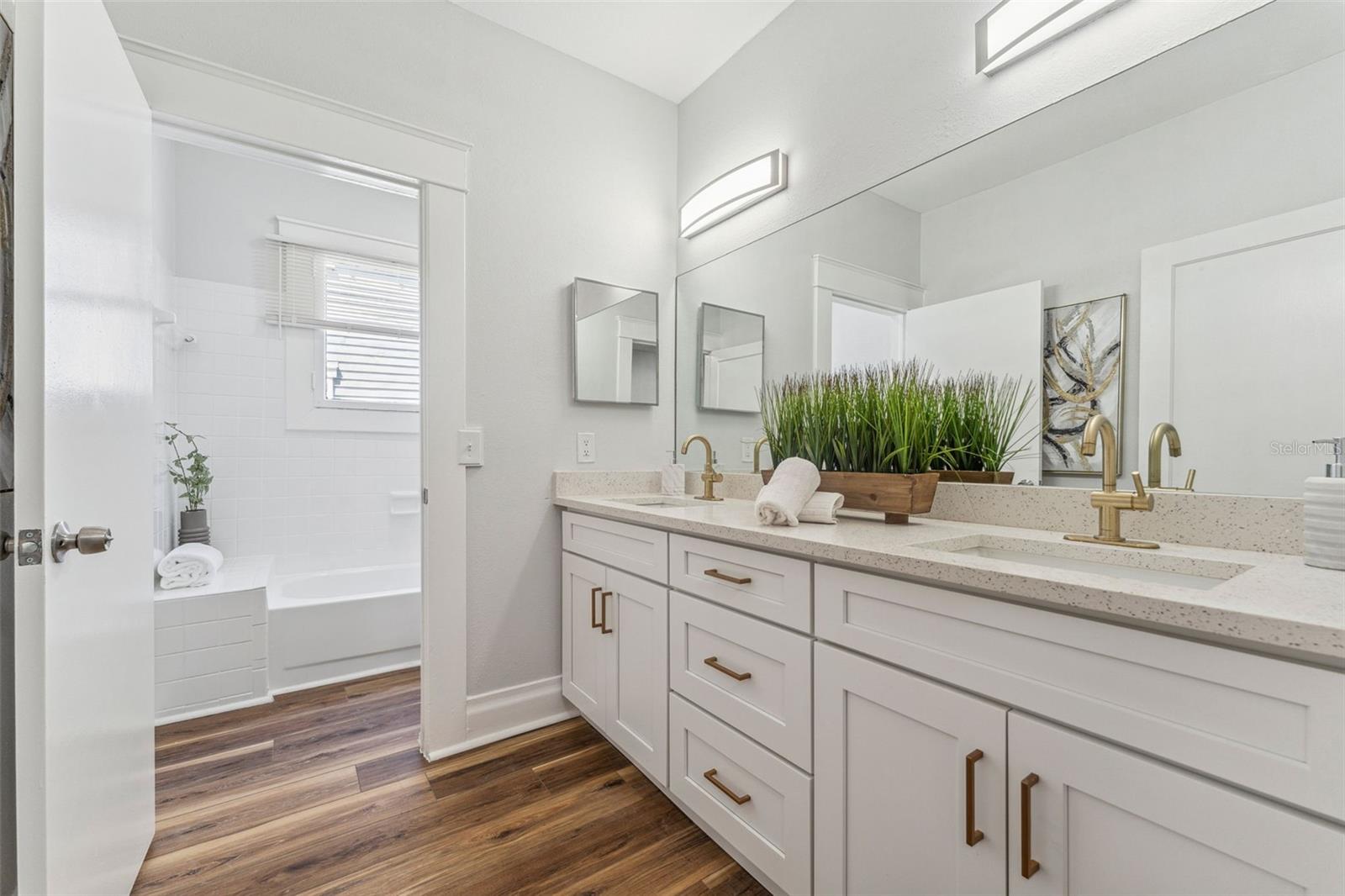 4SU | KELLY'S ALICE SUBDIVISION - Residential