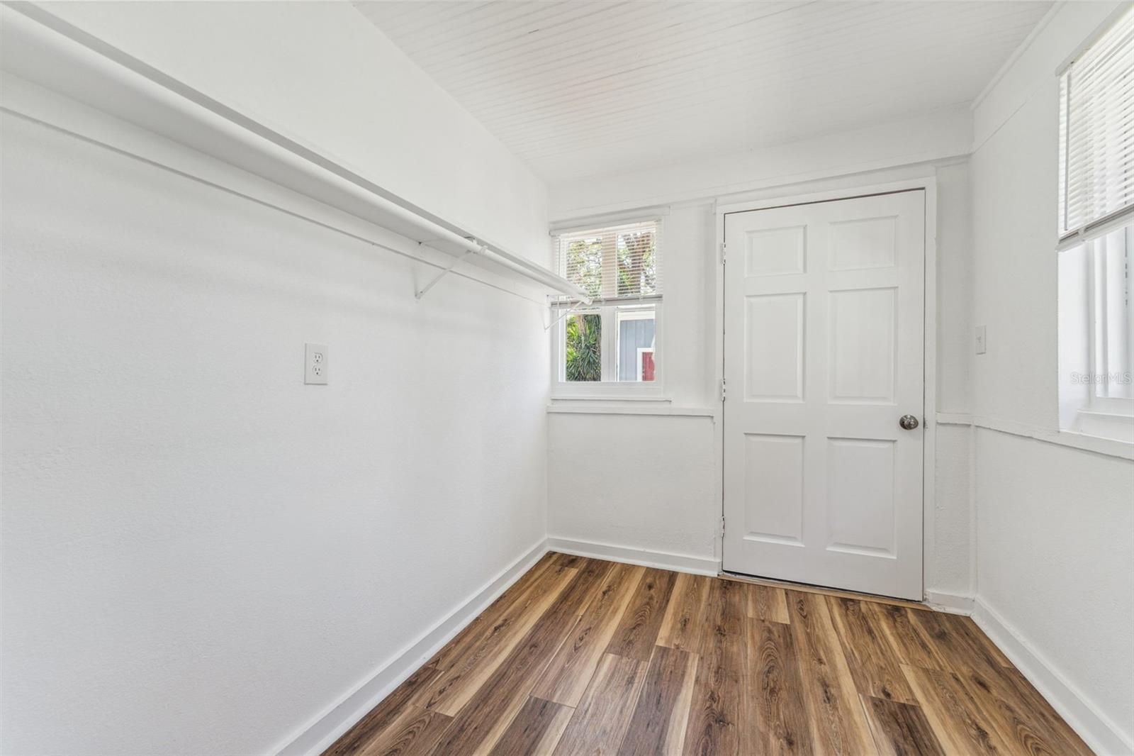 4SU | KELLY'S ALICE SUBDIVISION - Residential