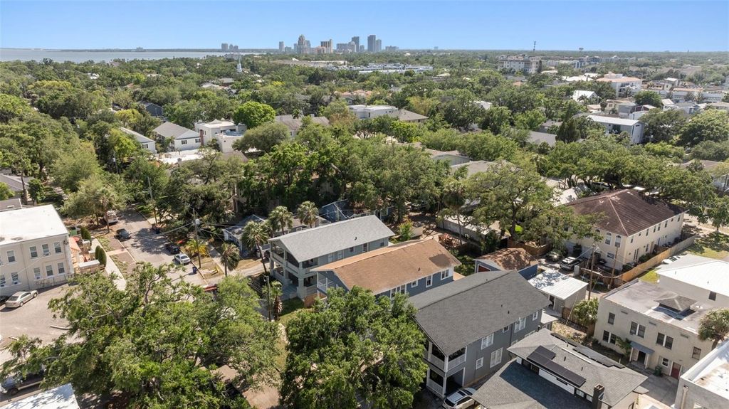 Photo of 307 S Newport Avenue, Tampa, FL 33606 (MLS # TB8501202)